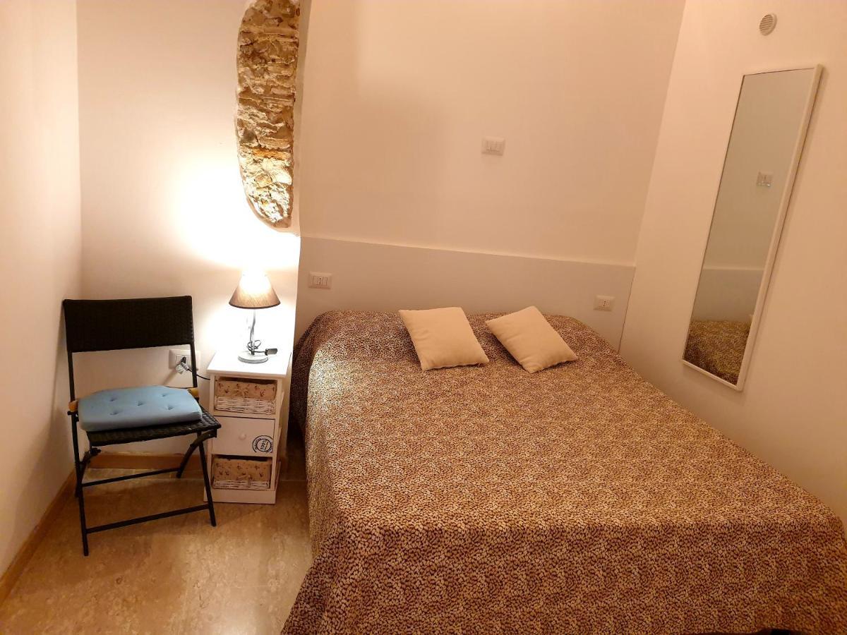פיצו 2 Bed Apartment In The Historical Center Pizzo מראה חיצוני תמונה