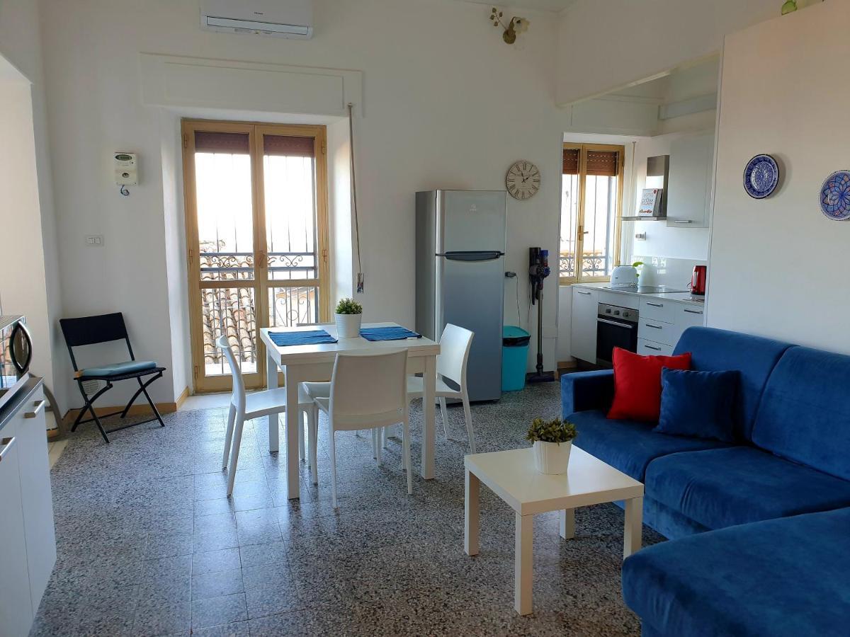 פיצו 2 Bed Apartment In The Historical Center Pizzo מראה חיצוני תמונה